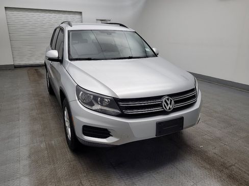 Used 2016 Volkswagen Tiguan S image 14