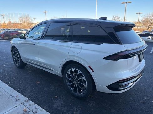 New 2026 Lincoln Nautilus Reserve image 5