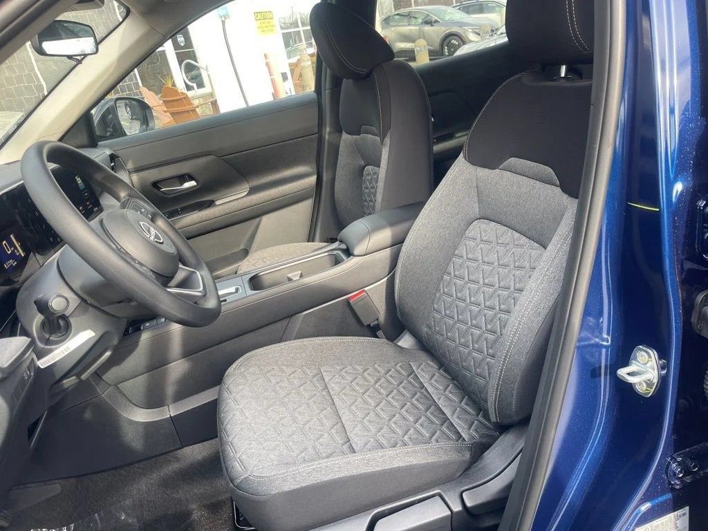 Used 2026 Nissan Kicks SV w/ SV Premium Package AWD/4WD image 21