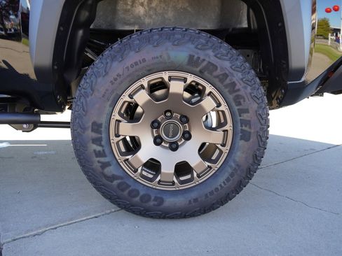 New 2025 Toyota Tacoma Trailhunter image 12