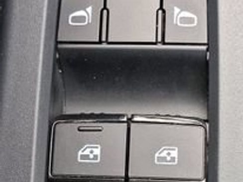 Used 2024 Nissan Pathfinder S FWD image 12