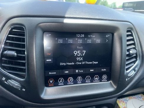 Used 2018 Jeep Compass Trailhawk AWD/4WD image 13