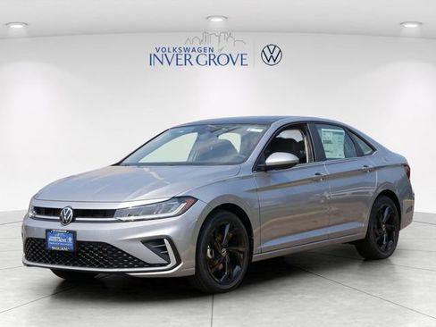 New 2025 Volkswagen Jetta SE FWD image 4