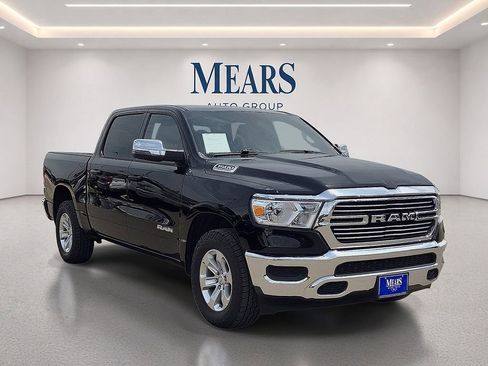 Used 2024 RAM 1500 Laramie AWD/4WD image 7