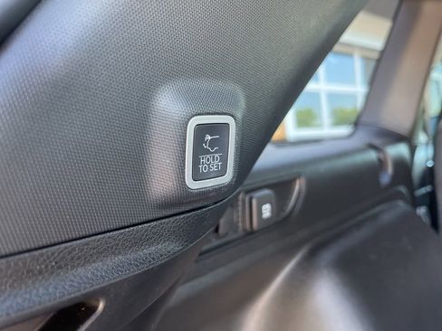 Used 2022 Jeep Grand Cherokee Altitude AWD/4WD image 36