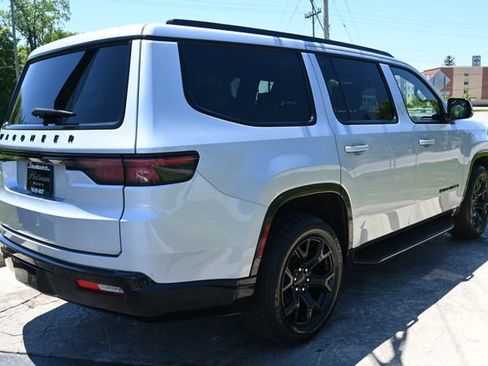 Used 2024 Jeep Wagoneer Series II AWD/4WD image 5