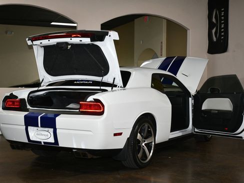 Used 2011 Dodge Challenger SRT8 w/ SRT Option Group II image 91