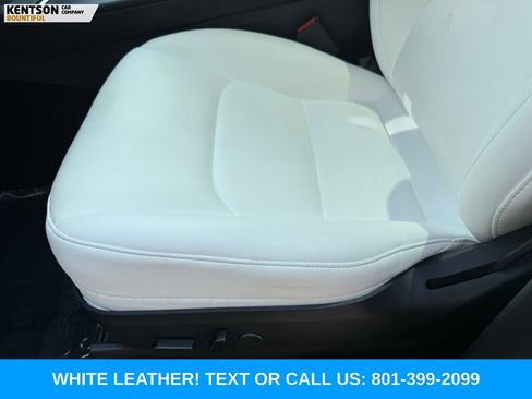 Used 2023 Tesla Model Y Long Range AWD/4WD image 29