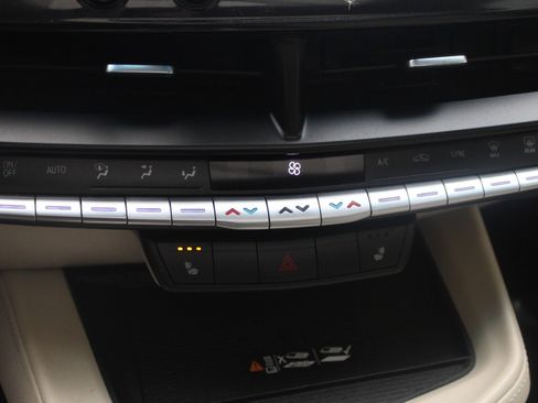 Used 2020 Cadillac CT4 Luxury w/ Sun And Sound Package image 31