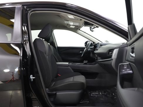 Used 2025 Nissan Rogue SV AWD/4WD image 11