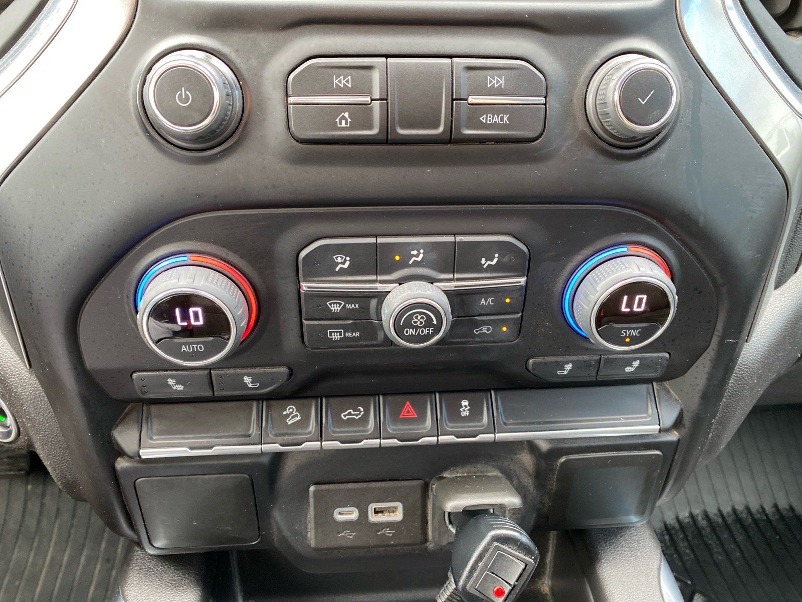 Used 2021 Chevrolet Silverado 1500 LT Trail Boss w/ Bed Protection Package AWD/4WD image 8
