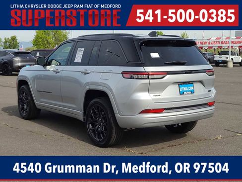 New 2026 Jeep Grand Cherokee Summit AWD/4WD image 12