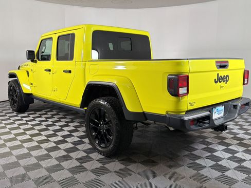 Used 2024 Jeep Gladiator Sport image 2