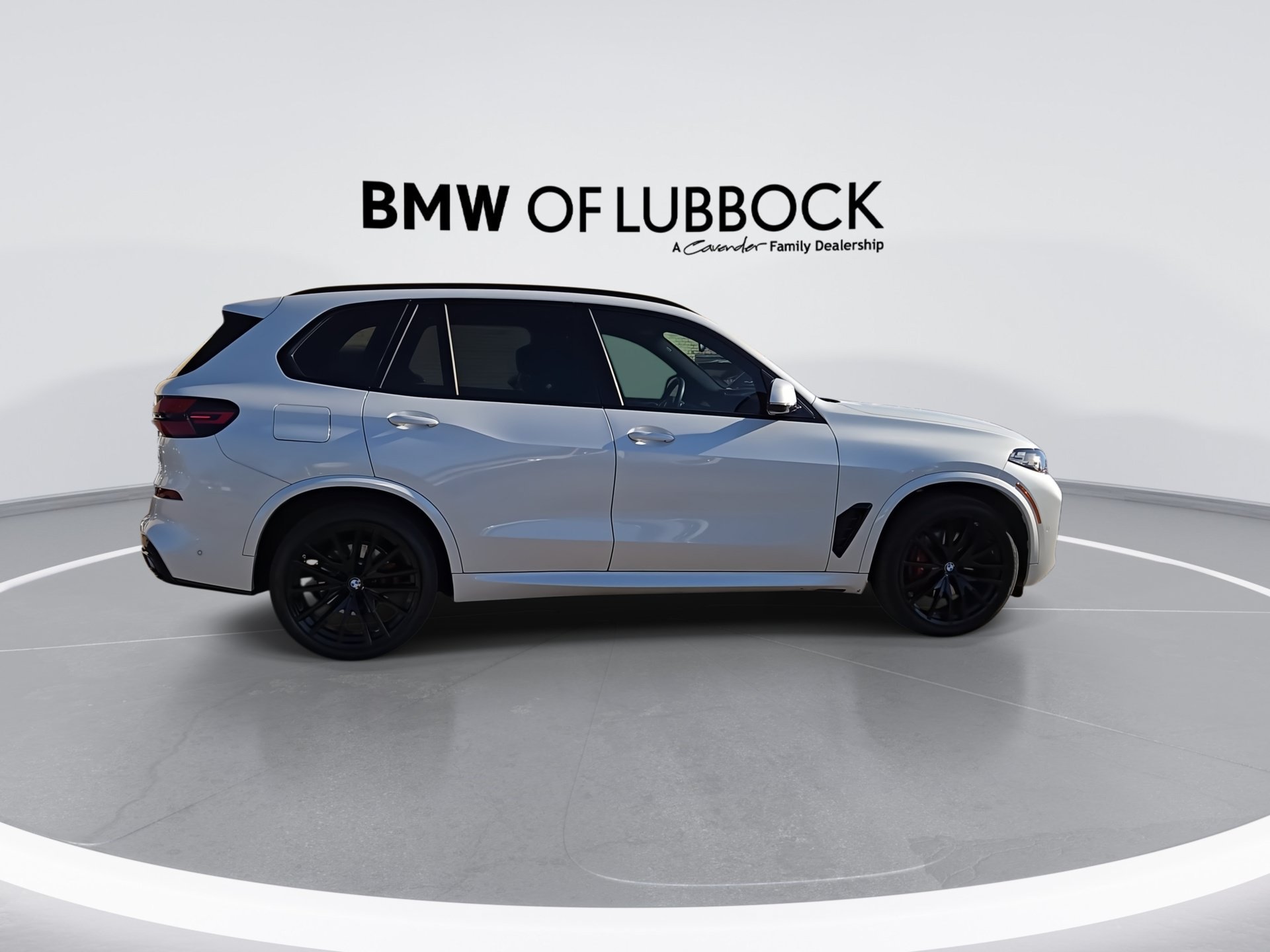 Used 2026 BMW X5 xDrive40i w/ M Sport Package AWD/4WD image 9