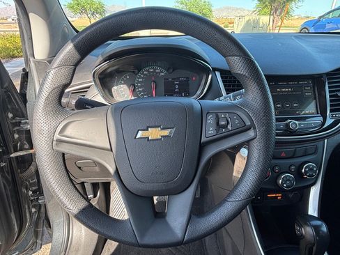 Used 2019 Chevrolet Trax LS FWD image 12