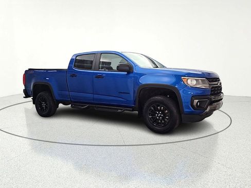 Used 2021 Chevrolet Colorado Z71 AWD/4WD image 2
