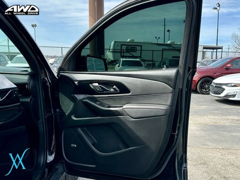 Used 2023 Chevrolet Traverse RS w/ LPO, Floor Liner Package AWD/4WD image 17