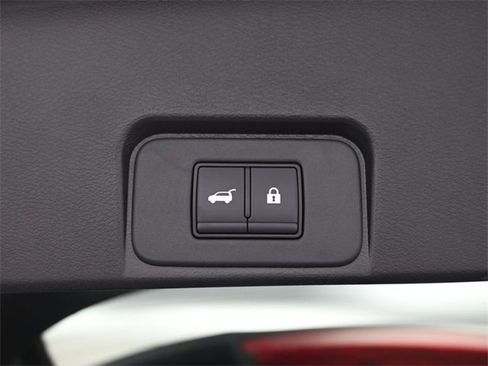 Used 2024 Nissan Rogue SV w/ SV Premium Package image 30