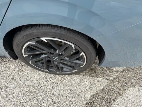 Used 2026 Nissan Sentra SR w/ SR Premium Package FWD image 7