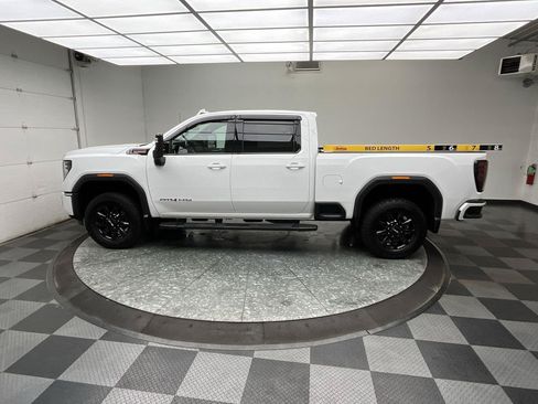 Certified 2025 GMC Sierra 2500 AT4 AWD/4WD image 9