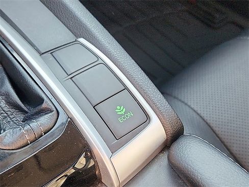 Used 2018 Honda Civic Touring image 26