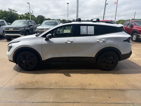 Used 2025 Kia Sportage X-Line AWD/4WD image 3