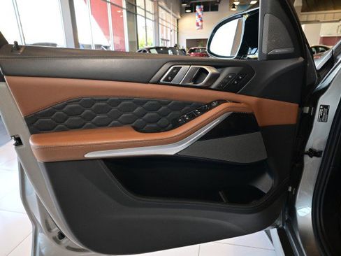 Used 2022 BMW X5 M w/ Competition Package 2 AWD/4WD image 17