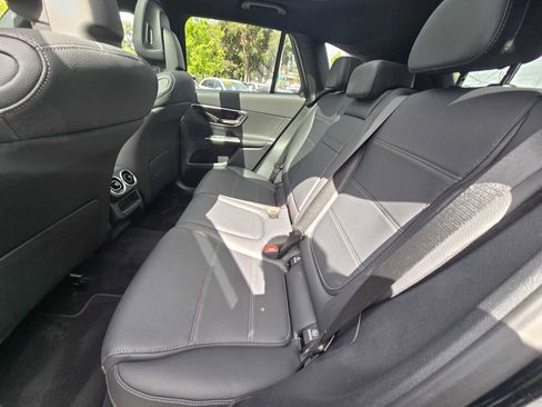 Used 2026 Mercedes-Benz GLC 300 4MATIC image 21