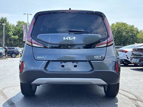 Used 2025 Kia Soul S FWD image 6