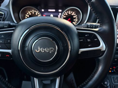 Used 2019 Jeep Compass Limited AWD/4WD image 26