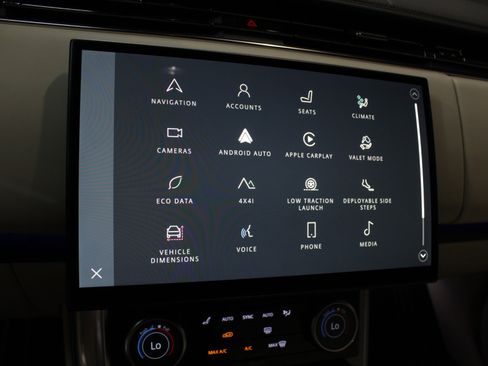 Used 2023 Land Rover Range Rover SE image 64