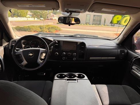 Used 2009 Chevrolet Silverado 1500 LT w/ Power Pack Plus AWD/4WD image 10