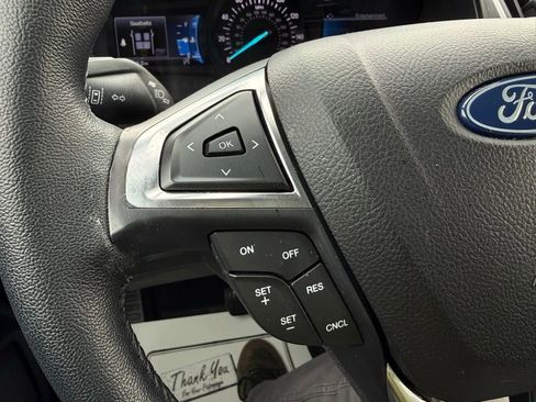 Used 2022 Ford Edge SEL w/ Sport Appearance Package image 17