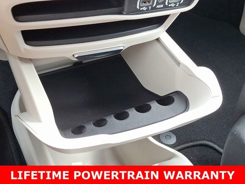 Used 2022 Chrysler Voyager LX image 25