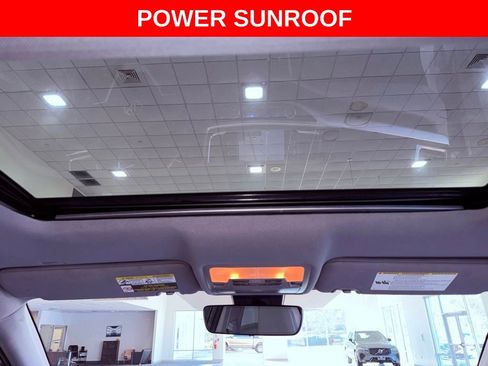 Used 2018 Toyota Highlander XLE image 12