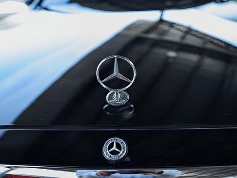 Used 2022 Mercedes-Benz S 500 4MATIC w/ AMG Line Package image 52