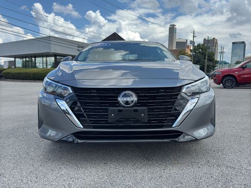 Used 2025 Nissan Sentra SV FWD image 3