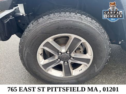 Used 2021 Jeep Wrangler Unlimited Sahara w/ Cold Weather Group AWD/4WD image 24