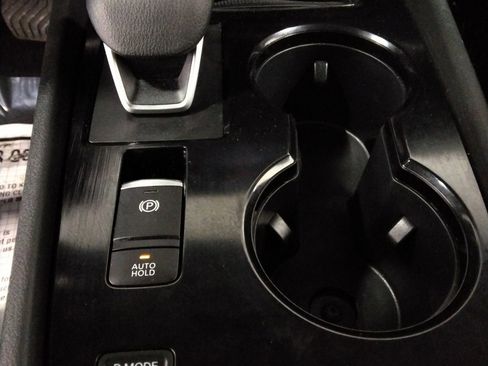 Used 2024 Nissan Rogue SV image 18