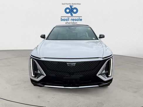 Used 2024 Cadillac Lyriq Luxury w/ LPO, Floor Liner Package AWD/4WD image 9