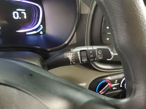 Used 2025 Kia Soul LX FWD image 25