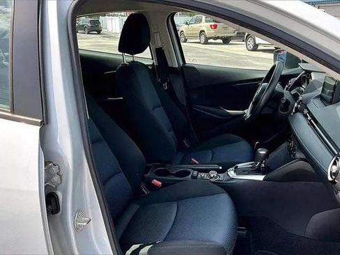 Used 2020 Toyota Yaris LE FWD image 7