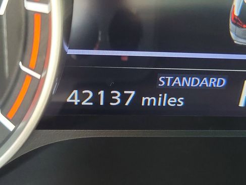 Used 2025 Nissan Rogue SV image 28