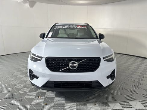 Used 2026 Volvo XC40 B5 Plus AWD/4WD image 3