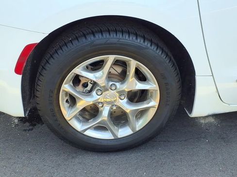 Used 2019 Chrysler Pacifica Limited FWD image 34