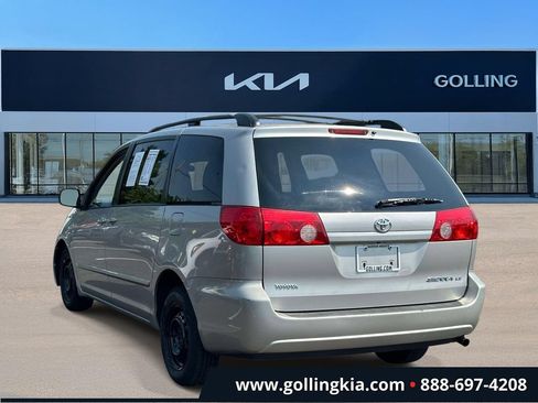 Used 2009 Toyota Sienna CE FWD image 4