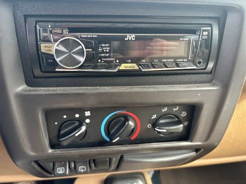 Used 2001 Jeep Wrangler SE AWD/4WD image 25