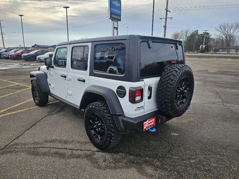 Used 2023 Jeep Wrangler Unlimited w/ Cold Weather Group image 3