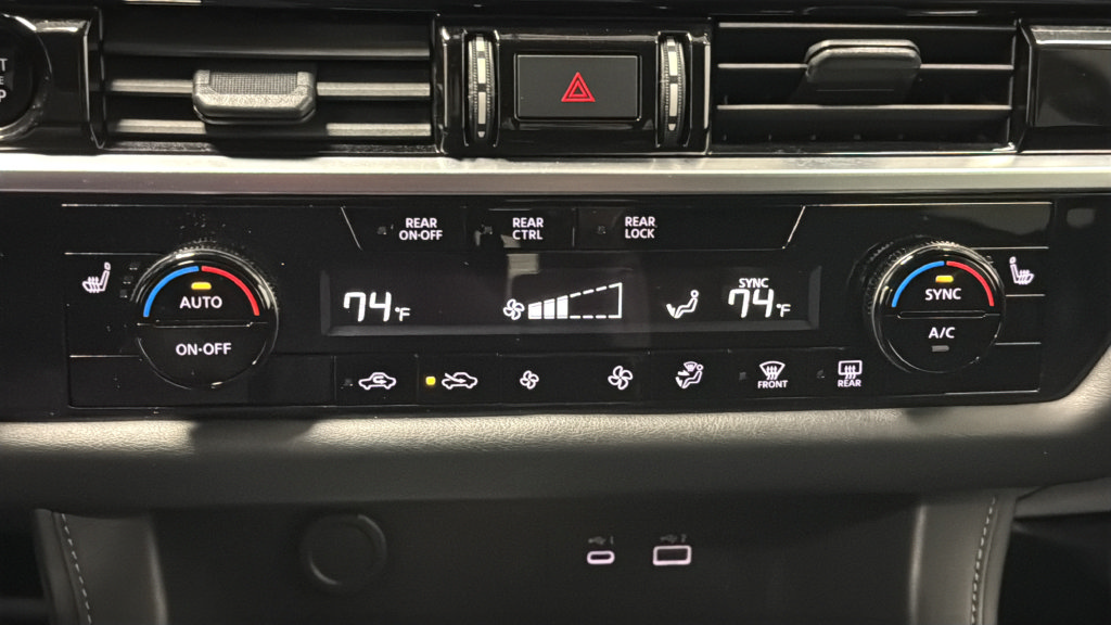 Used 2025 Nissan Pathfinder SV AWD/4WD image 16
