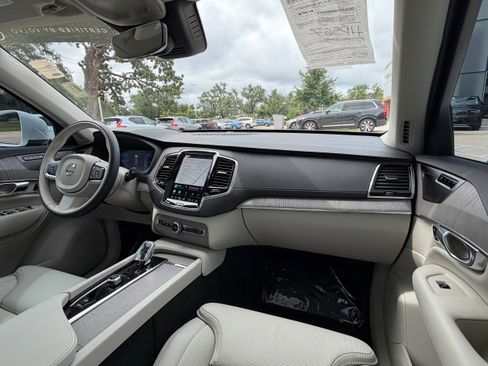 Certified 2025 Volvo XC90 T8 Ultra w/ Protection Package Premier AWD/4WD image 13